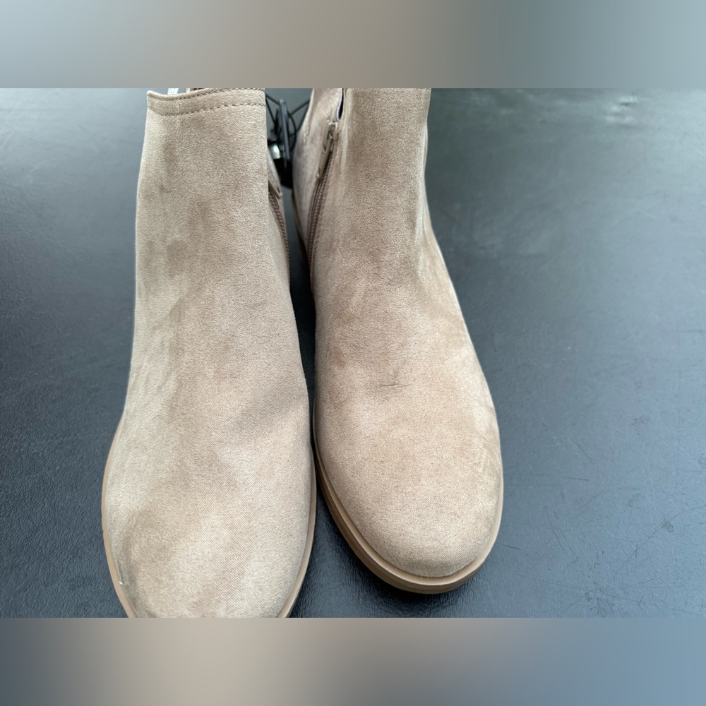 Time and Tru Tan Ankle Booties Memory Foam Low Heel Women’s Size 10 NWT - Picture 2 of 7